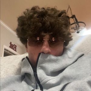 Meet your Posher, Connor